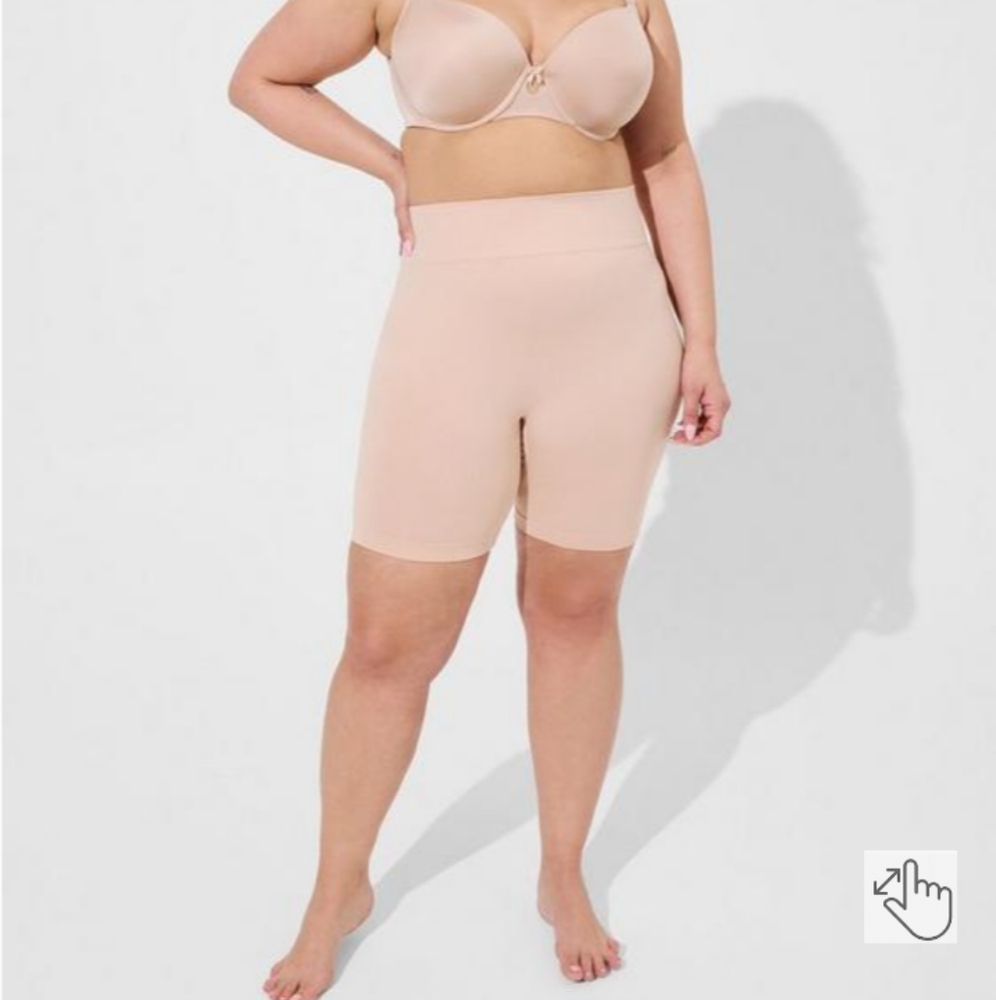 Torrid Seamless High Rise No Rub Short Panty size 1X